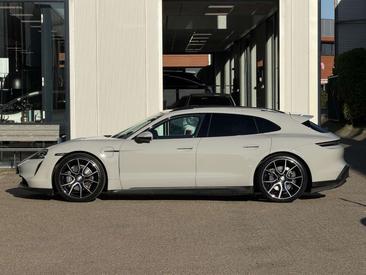 Porsche Taycan — photo 7