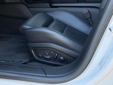 Porsche Taycan — photo 20