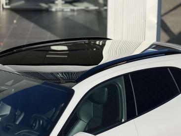 Porsche Taycan — photo 29
