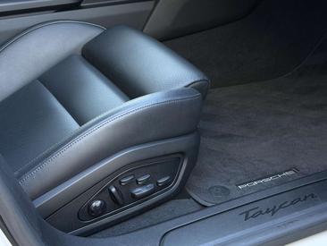 Porsche Taycan — photo 33