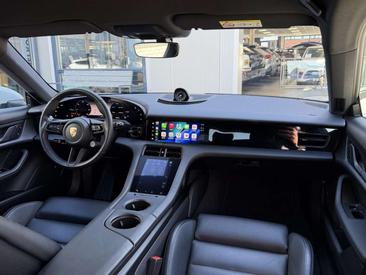 Porsche Taycan — photo 34