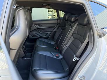 Porsche Taycan — photo 47