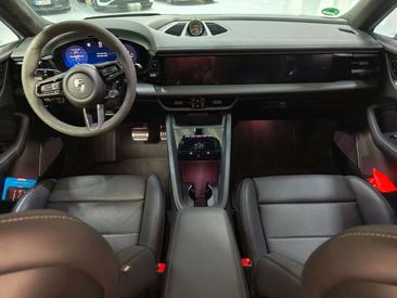 Porsche Macan Electrique Turbo — photo 9