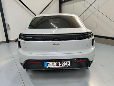 Porsche Macan Electrique Turbo — photo 18