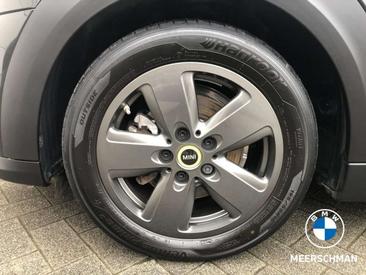 Mini Electric Cooper SE — photo 8