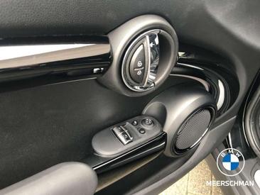 Mini Electric Cooper SE — photo 11
