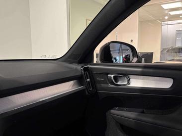Volvo XC40 B3 Plus — photo 4