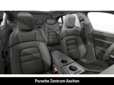 Porsche Taycan — photo 12