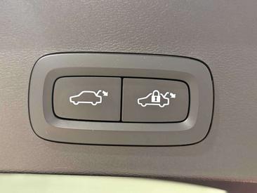 Volvo XC40 B3 Plus — photo 13