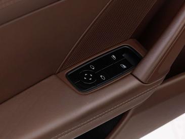 Porsche 992 II Carrera 4S — photo 19