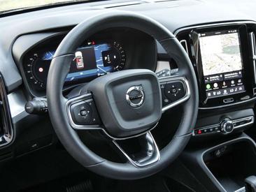 Volvo XC40 B3 Plus — photo 9