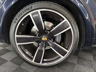 Porsche Cayenne III E-Hybrid Platinum Edition — photo 20
