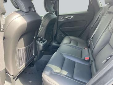 Volvo XC60 B5 Ultimate — photo 11