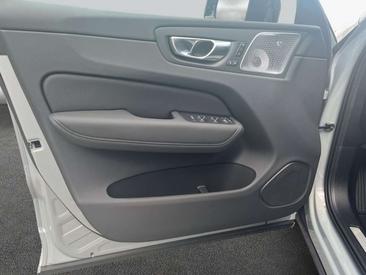 Volvo XC60 B5 Ultimate — photo 19