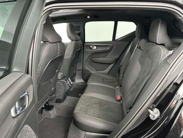 Volvo XC40 B4 Plus — photo 18