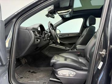 Porsche Macan Electrique S — photo 11