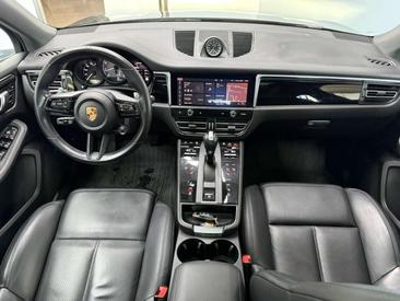 Porsche Macan Electrique S — photo 14