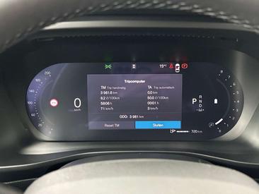 Volvo XC40 B4 Plus — photo 24