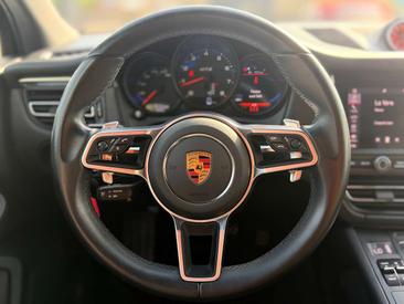 Porsche Macan Electrique GTS — photo 17