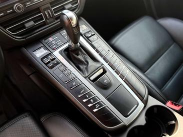 Porsche Macan Electrique GTS — photo 18