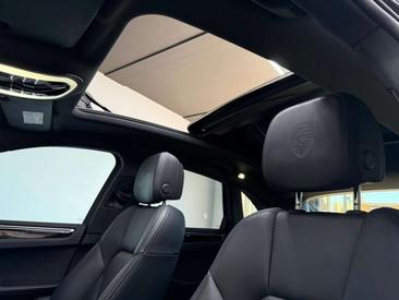 Porsche Macan Electrique S — photo 19