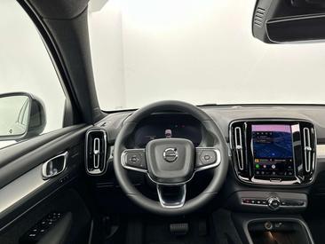 Volvo XC40 B4 Plus — photo 26
