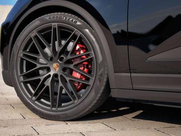 Porsche Macan 4S — photo 5