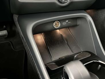 Volvo XC40 B4 Plus — photo 30