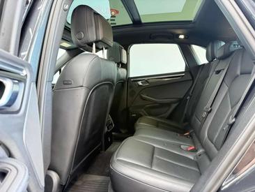 Porsche Macan Electrique S — photo 26