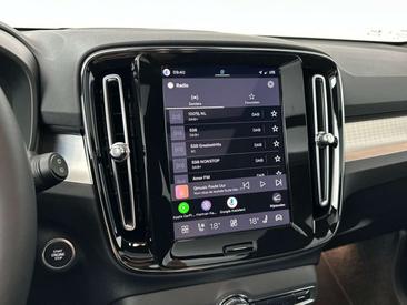 Volvo XC40 B4 Plus — photo 32