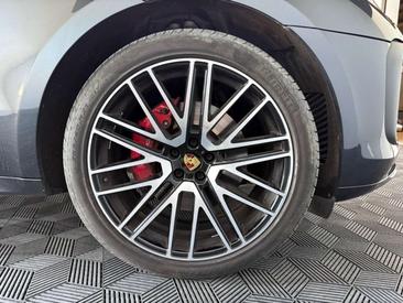 Porsche Macan Electrique S — photo 29