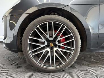 Porsche Macan Electrique S — photo 30