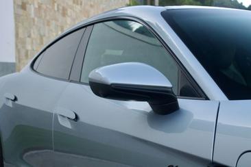 Porsche Taycan — photo 17