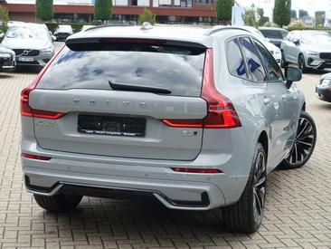 Volvo XC60 B5 — photo 2