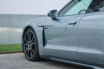 Porsche Taycan — photo 19