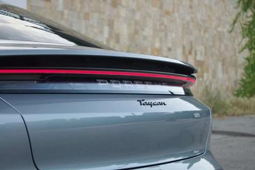 Porsche Taycan — photo 22