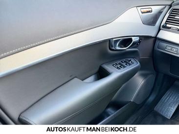 Volvo XC90 T8 — photo 12