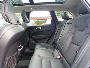 Volvo XC60 B5 — photo 10