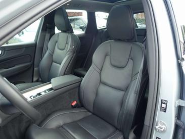 Volvo XC60 B5 — photo 11