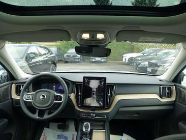 Volvo XC60 B5 — photo 12