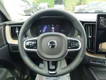 Volvo XC60 B5 — photo 13