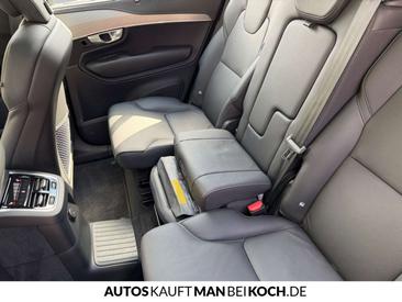 Volvo XC90 T8 — photo 30