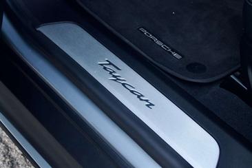 Porsche Taycan — photo 43