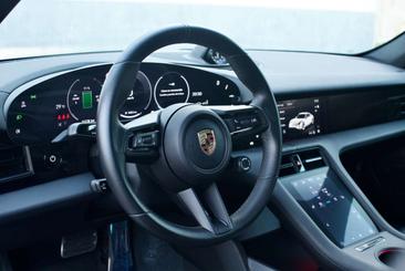 Porsche Taycan — photo 47