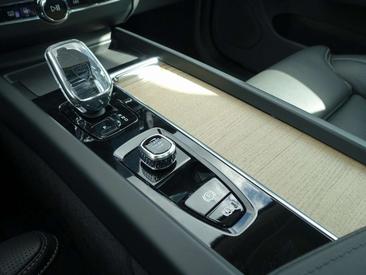 Volvo XC60 B5 — photo 21