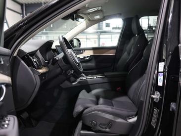 Volvo XC90 B5 Plus — photo 13