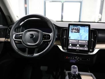 Volvo XC90 B5 Plus — photo 19
