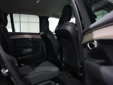 Volvo XC90 B5 Plus — photo 20
