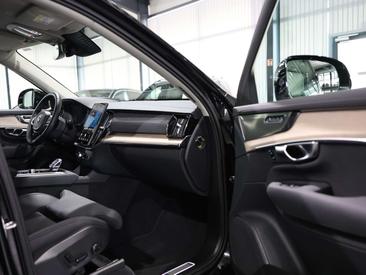 Volvo XC90 B5 Plus — photo 21