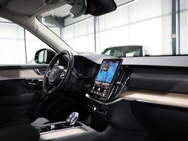 Volvo XC90 B5 Plus — photo 23